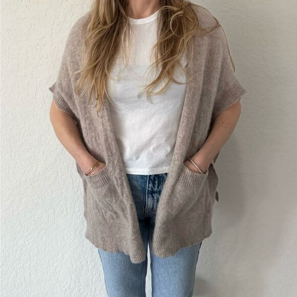 Halogen 100% Cashmere Cape with Pockets - One Size - Picture 3 of 7